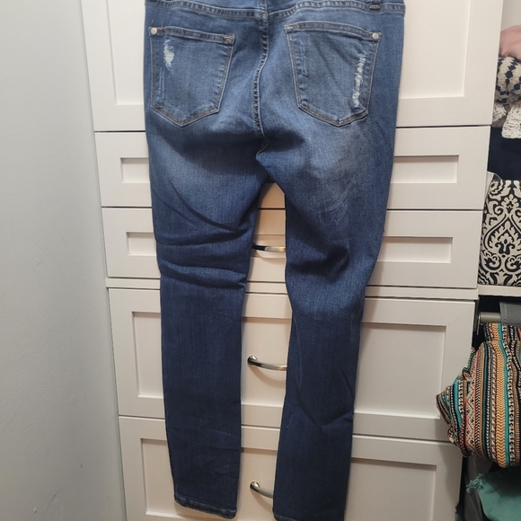 Judy Blue Lace patch Jeans - Picture 3 of 4